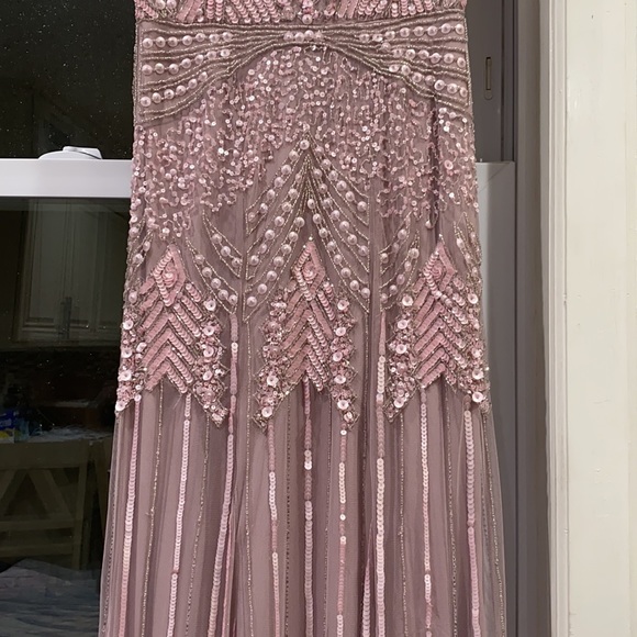 Adrianna Papell beaded V-Neckline sleeveless long gown - Picture 8 of 9